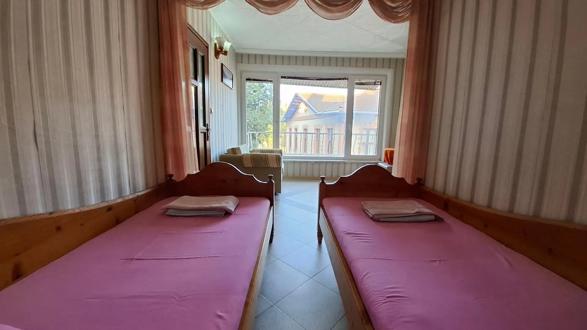 Odesos Apartments 바르나